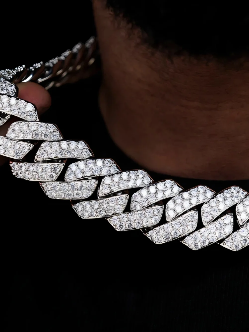 Iced Out GLD Diamond Prong Link Chain in White Gold - 25mm / 22